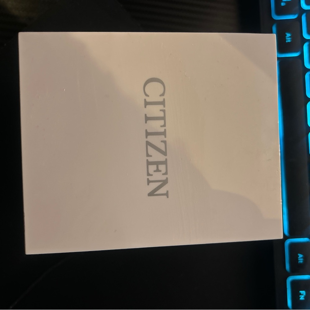 Citizen White Box - Picture 3 of 3